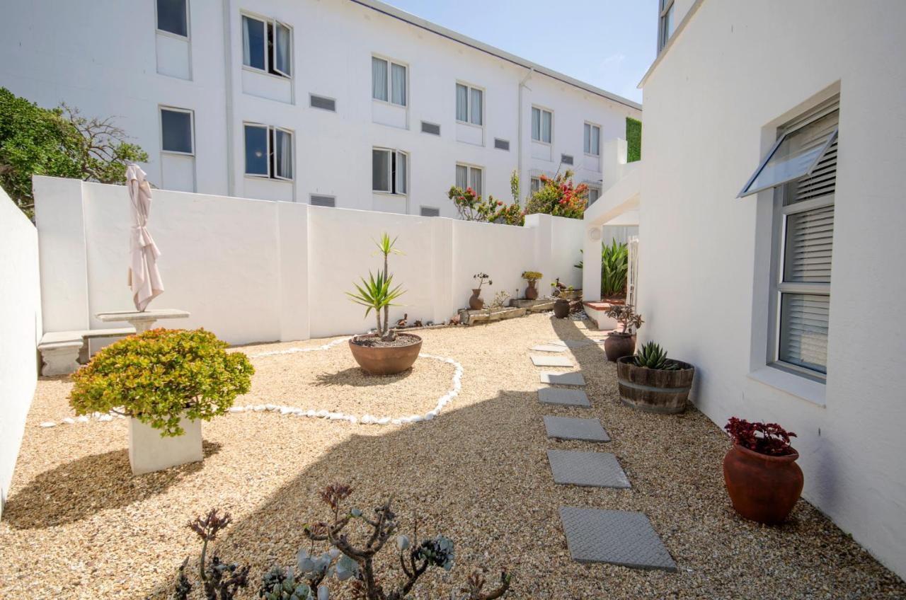 Small Bay Guest House بلوبيرجستراند المظهر الخارجي الصورة