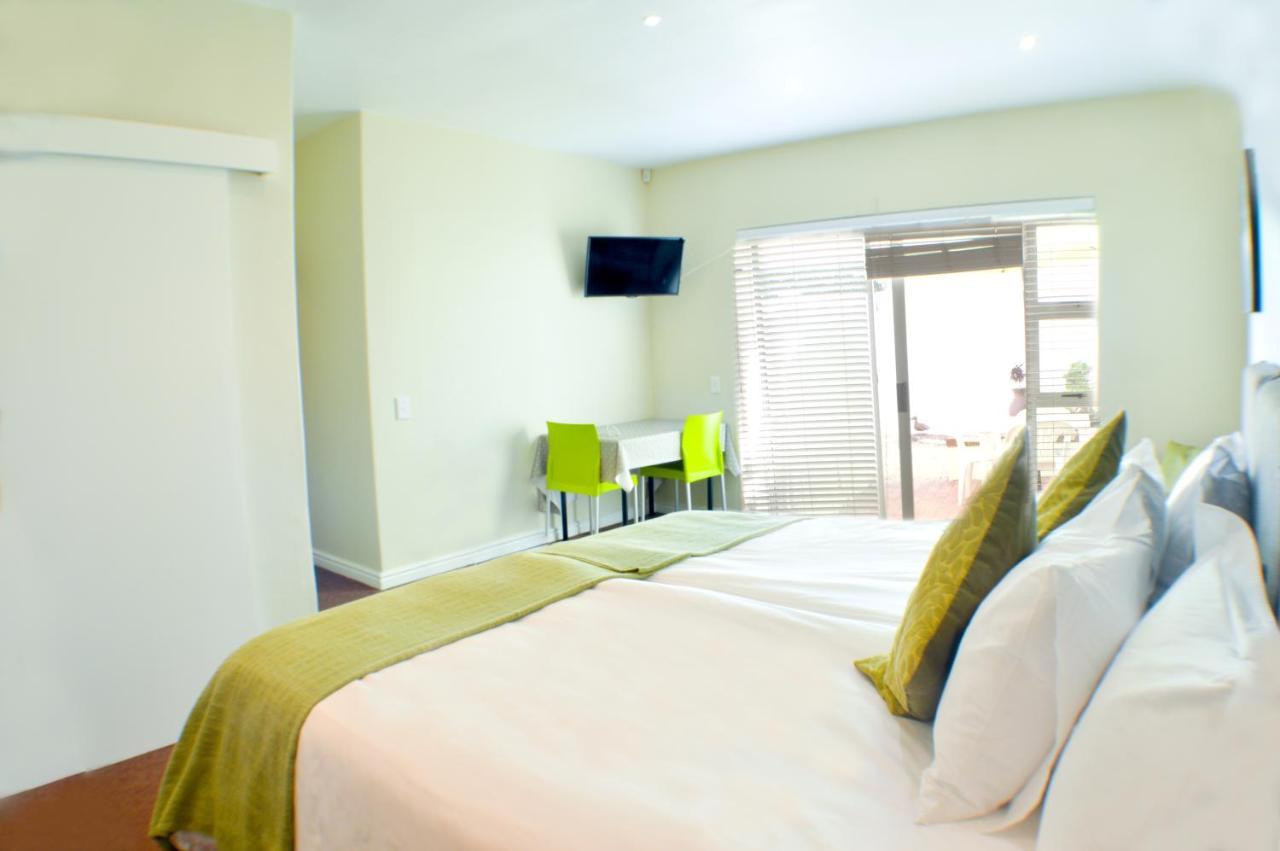 Small Bay Guest House بلوبيرجستراند المظهر الخارجي الصورة